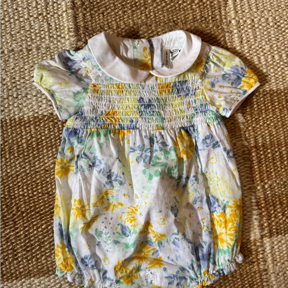 NWOT Floral Baby bubble with Peter Pan Collar